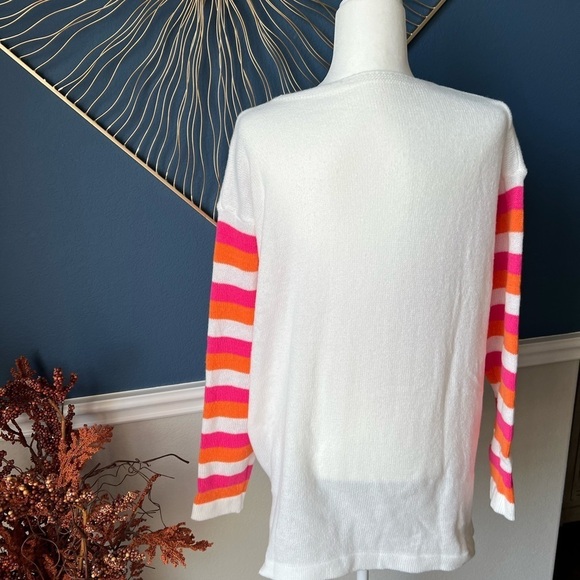 New Cozy Heart Sweater - Size Large - Picture 5 of 6